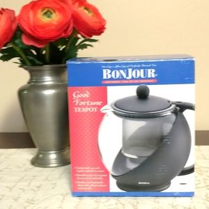 NWOT Good Fortune Glass Teapot by Bonjour